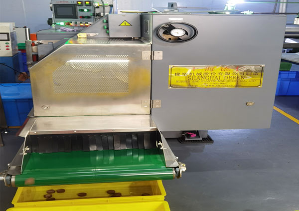 預(yù)成型切料機(jī)